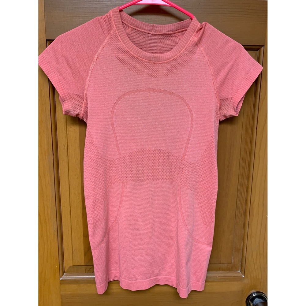 Lululemon swiftly tech tee size 4